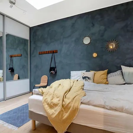 Charming Townhouse In The Heart Of בית נופש