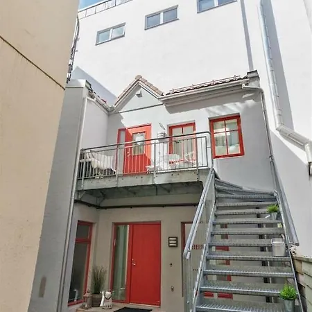 Charming Townhouse In The Heart Of ברגן